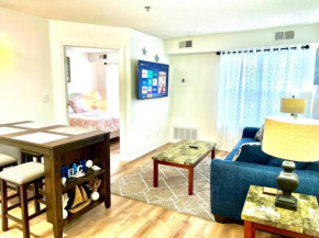Tommy Bahama 1 Bedroom-WALK to restaurants ,pool-3mi beach!
